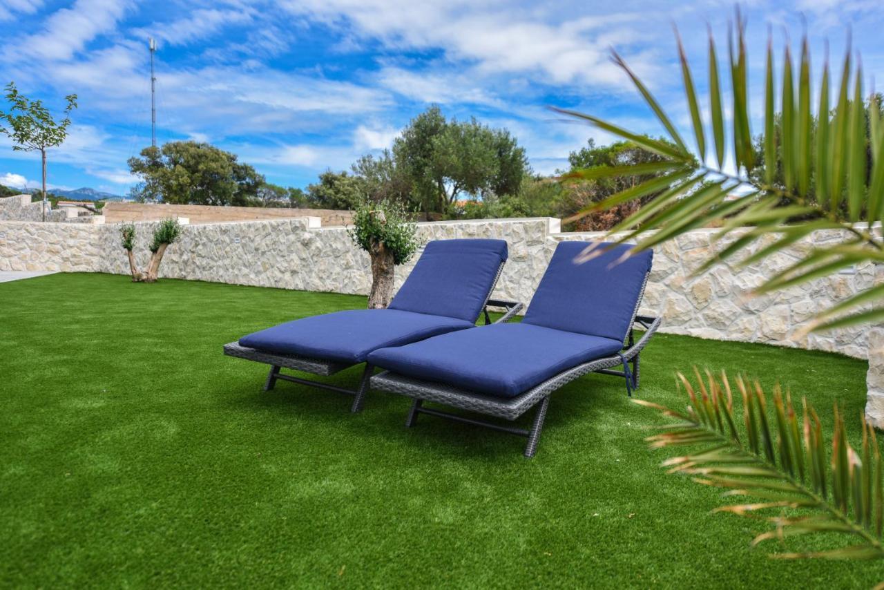 Pool Apartments & Rooms Mare Novalja Exterior photo